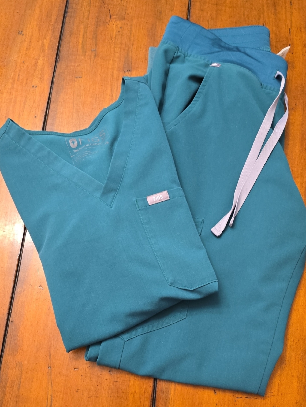 Figs Hunter Green Catarina Scrub Set with Zamora Drawstring Pants